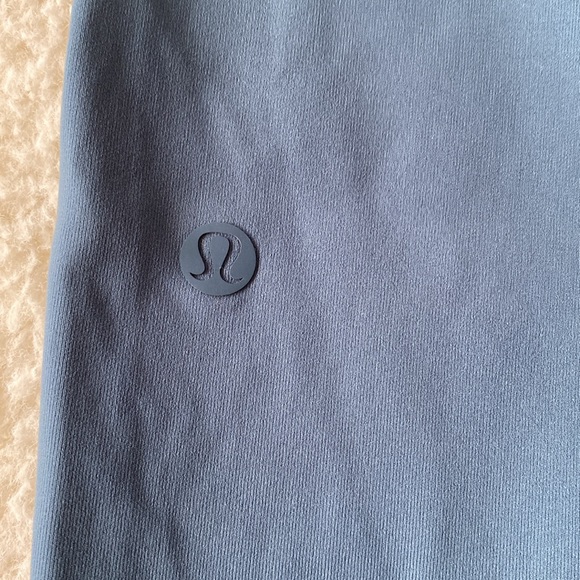 ❤️ Lululemon On the Fly Jogger Size 4 Blue NWOT - Picture 10 of 11